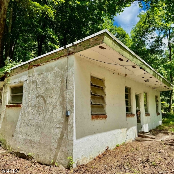 58 Hollow Rd Property Photo 2