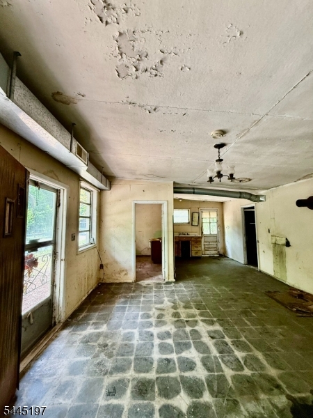 58 Hollow Rd Property Photo 4