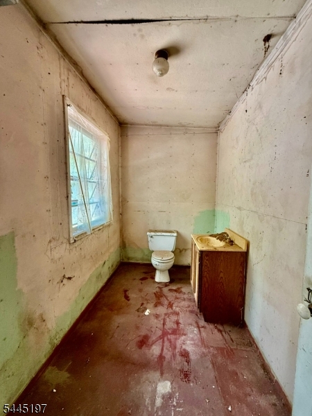 58 Hollow Rd Property Photo 6