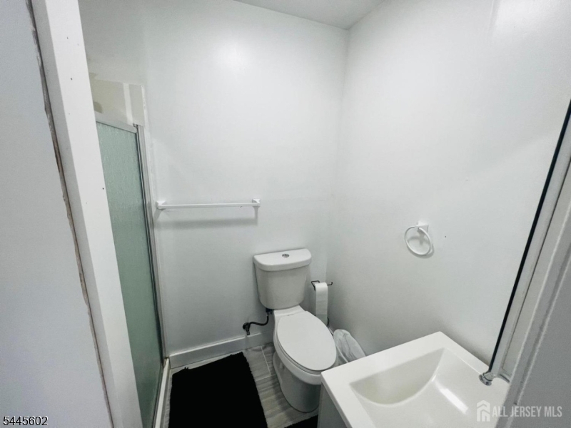 63 Jefferson Blvd Property Photo 9