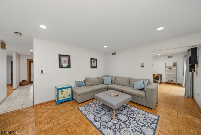 4 Skytop Drive Property Photo 10