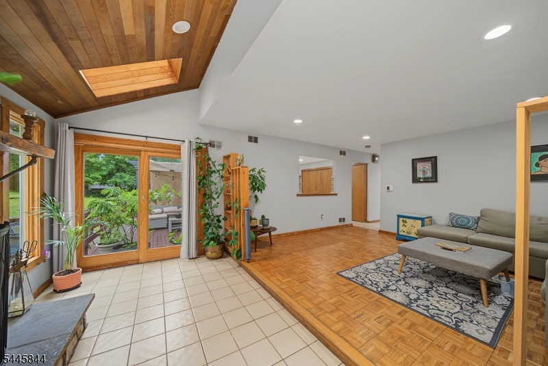 4 Skytop Drive Property Photo 14