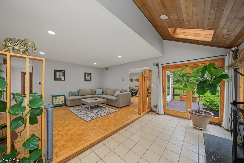 4 Skytop Drive Property Photo 15
