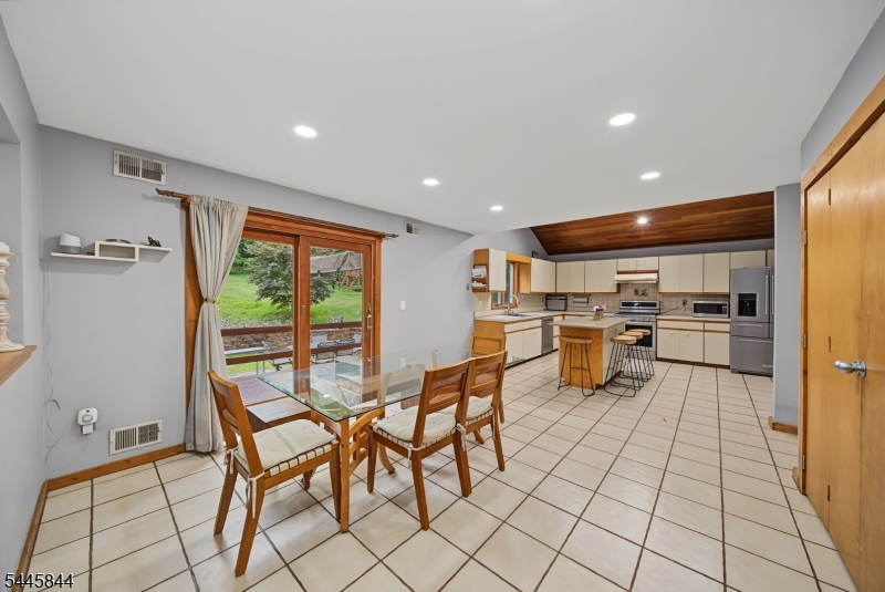 4 Skytop Drive Property Photo 16