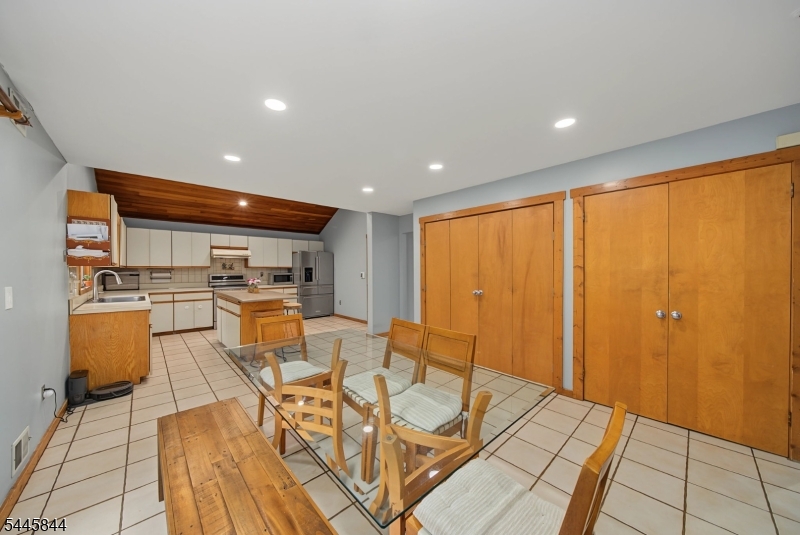4 Skytop Drive Property Photo 17