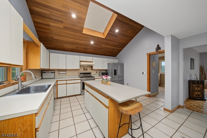 4 Skytop Drive Property Photo 22