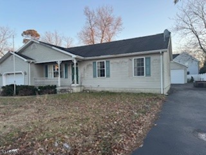 9 Nautilus Blvd Property Photo 1