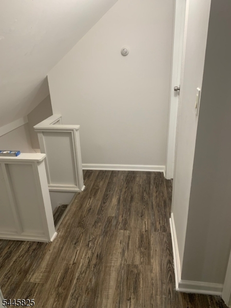 233 Pine St Property Photo 16