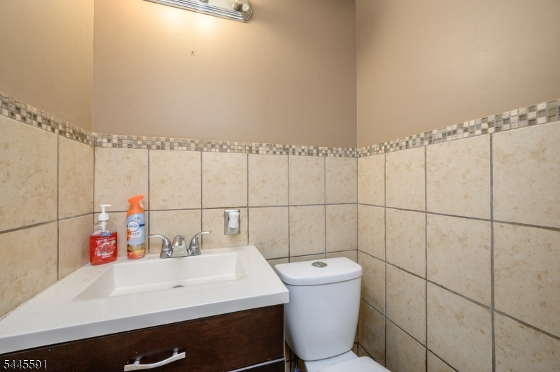 1 Lewis St Property Photo 31