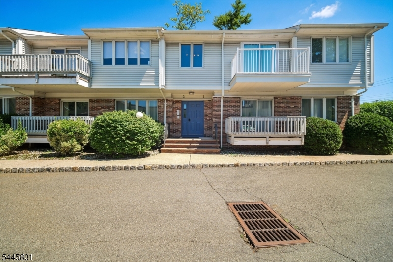 245 Main St Unit 2A 2A