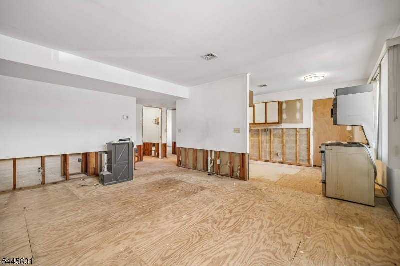 245 Main St Unit 2a 2a Property Photo 3