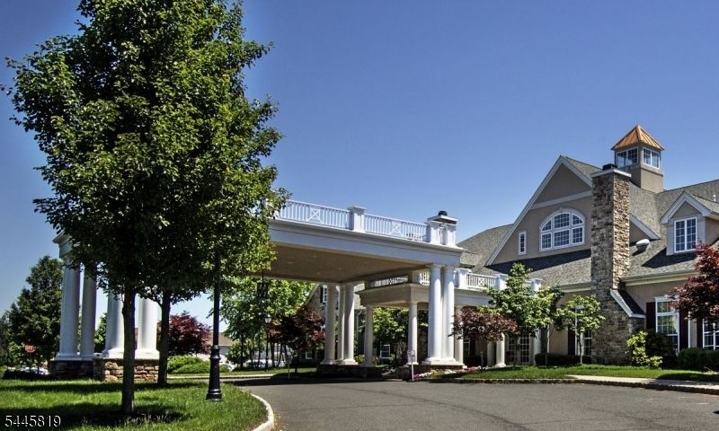 6 Delaware Crossing Property Photo 2