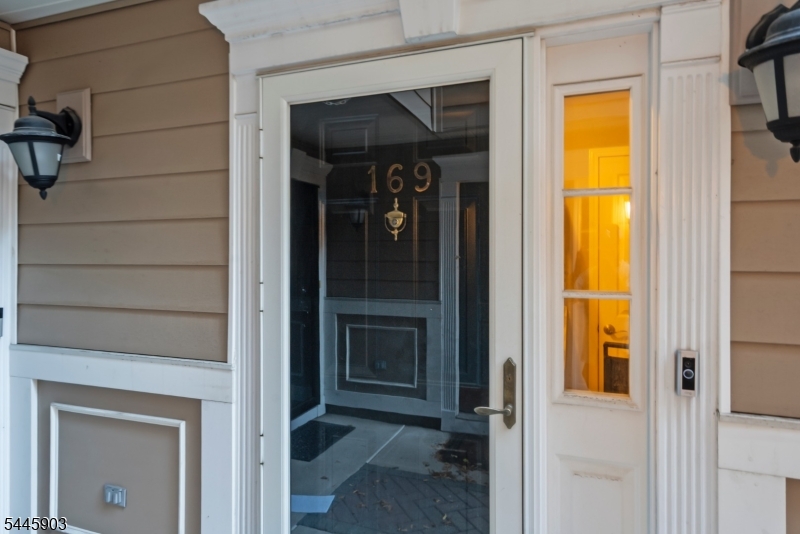 169 Price Ct Property Photo 3