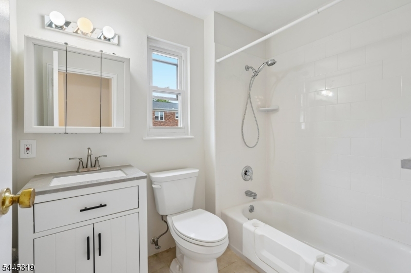 79 Roseland Ave 73 Property Photo 16