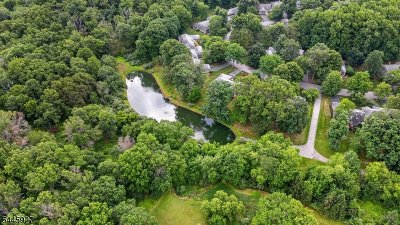 39 Hunters Circle Property Photo 42