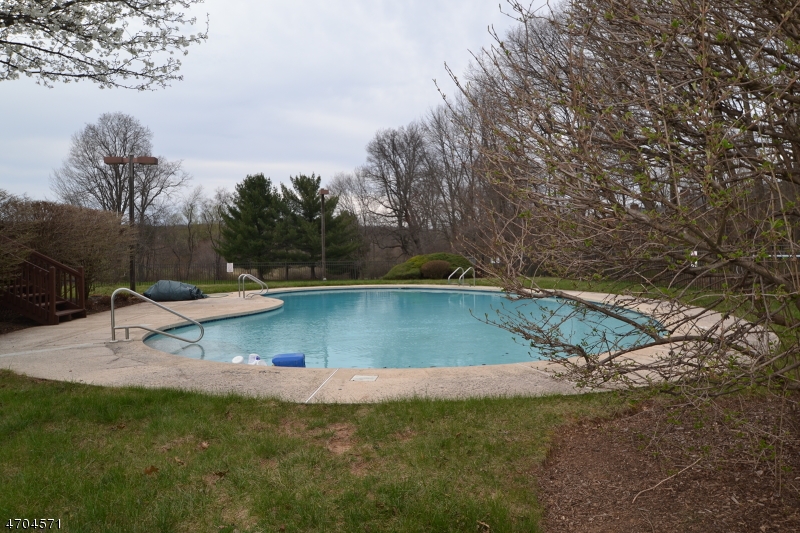 39 Hunters Circle Property Photo 44
