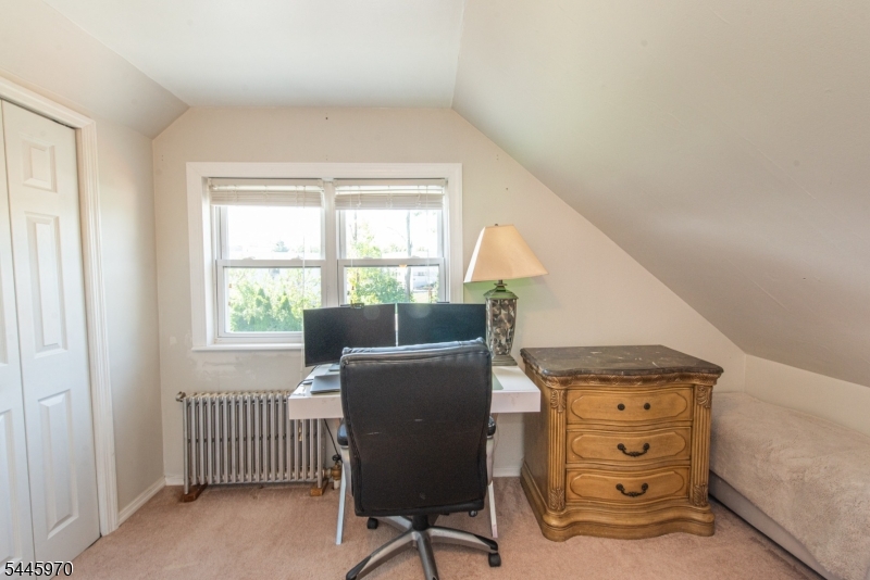 31 Zeliff Ave Property Photo 4