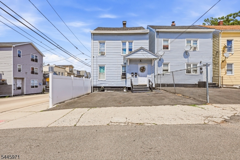 1 Park Pl Property Photo 1