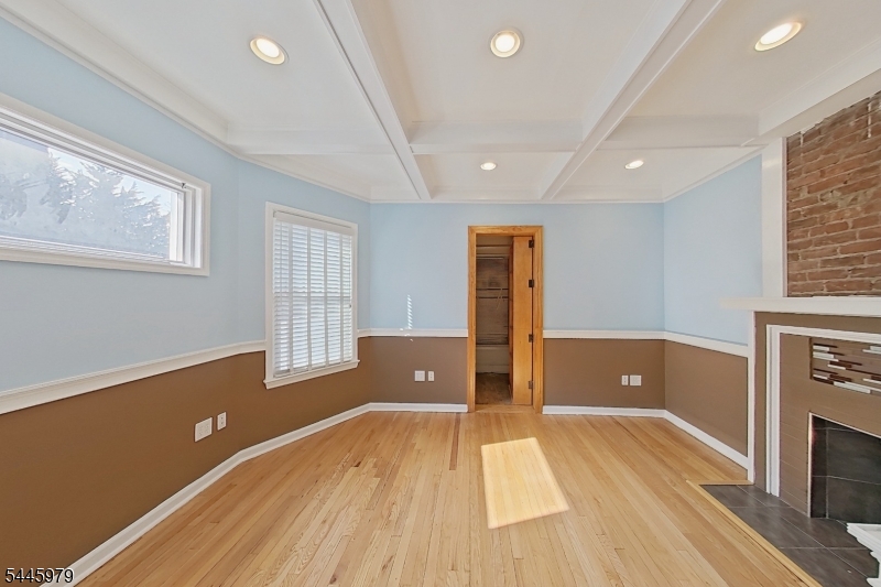 335 Union Ave Property Photo 29