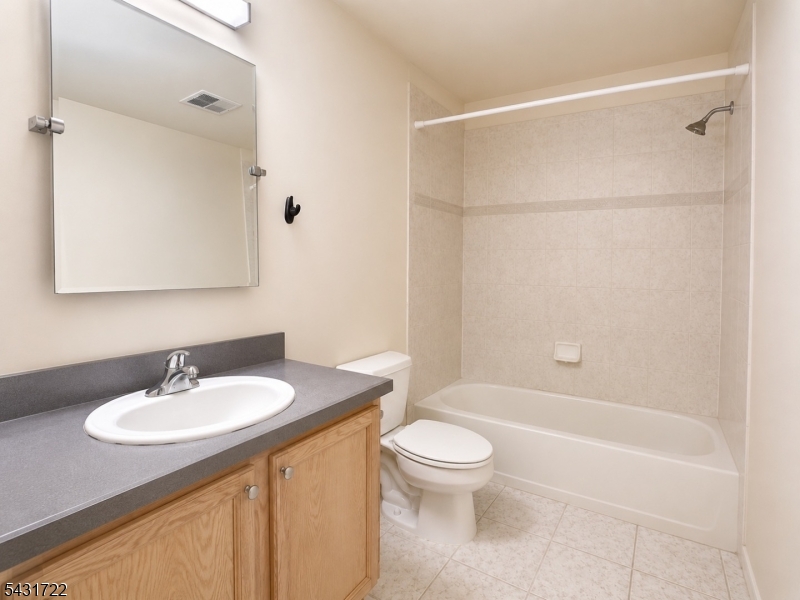 362 Cambridge Dr Property Photo 11