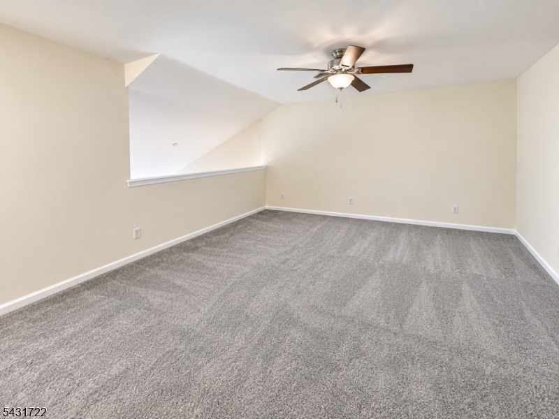 362 Cambridge Dr Property Photo 12