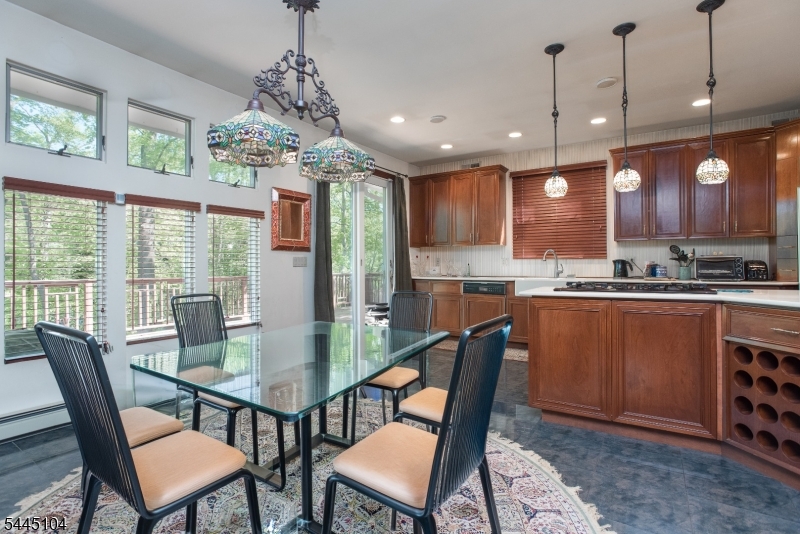 203 Rock Road W Property Photo 9