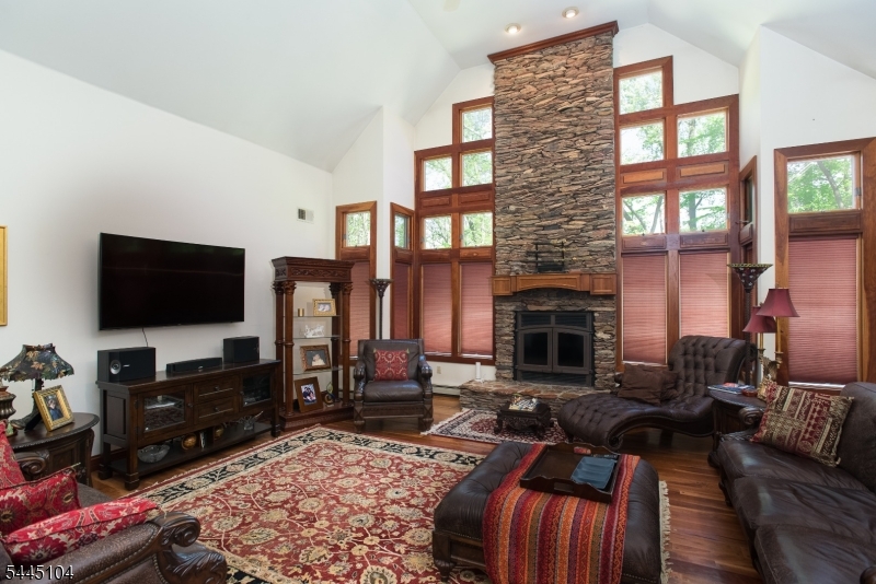 203 Rock Road W Property Photo 10