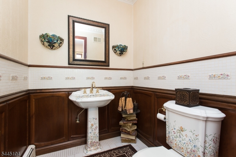 203 Rock Road W Property Photo 14