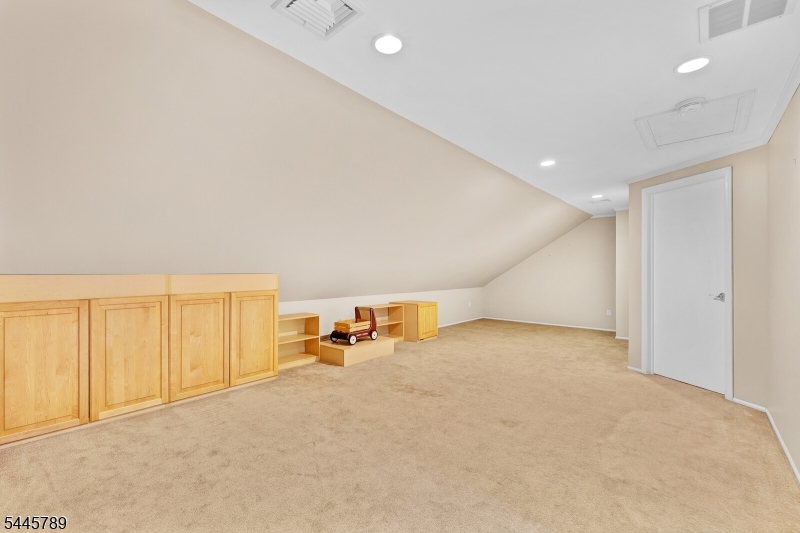 151 Cottage Pl W Property Photo 31