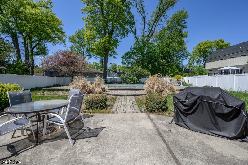 49 Colonial Dr Property Photo 25