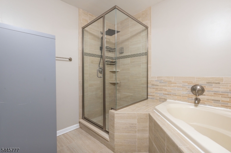 103 Porter Way East Property Photo 22