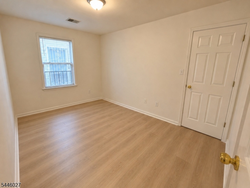 1025 Lafayette St Property Photo 10