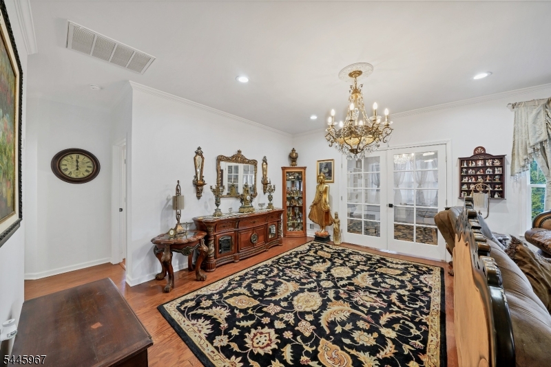 30 Benjamin St Property Photo 10
