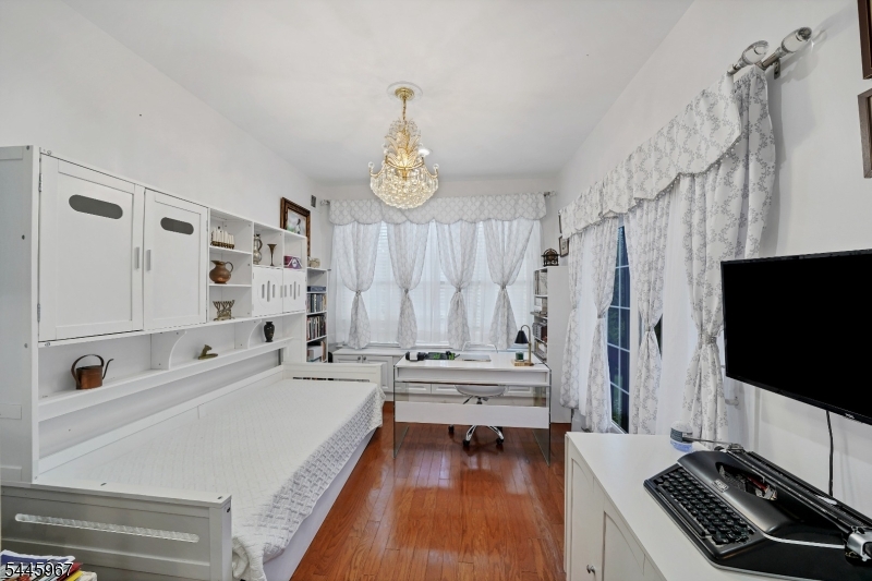 30 Benjamin St Property Photo 11