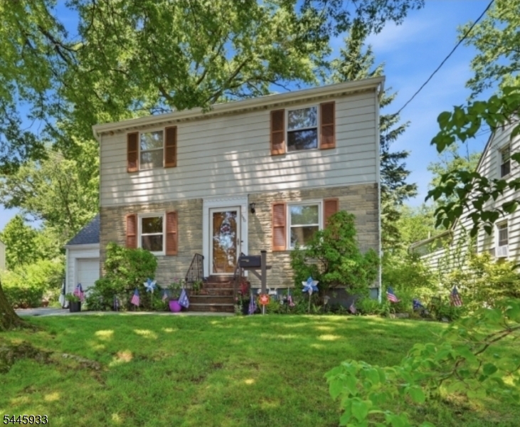 150 Darling Ave Property Photo 1