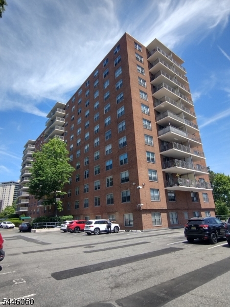 301 Beech St 7e Property Photo 2