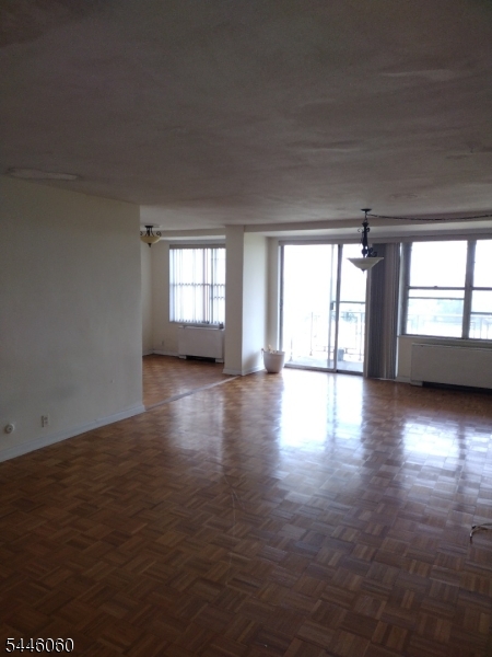 301 Beech St 7e Property Photo 4