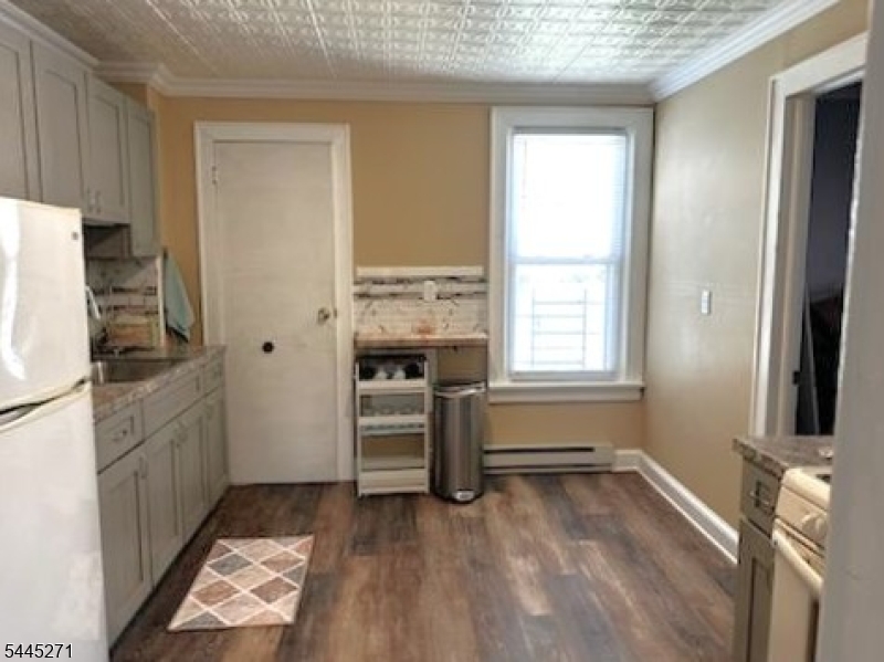 118 Lake Ave 2 Property Photo 1
