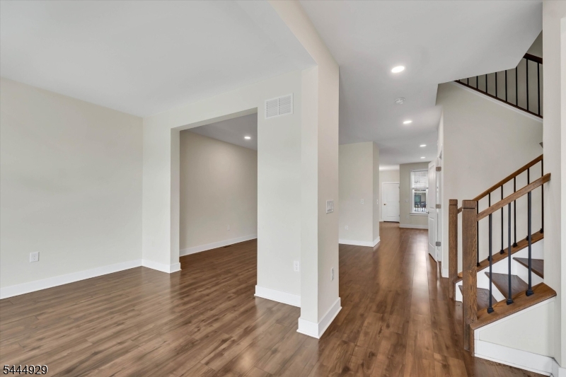 3 Sweetbay St Property Photo 3