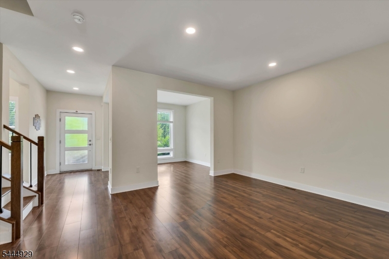 3 Sweetbay St Property Photo 5