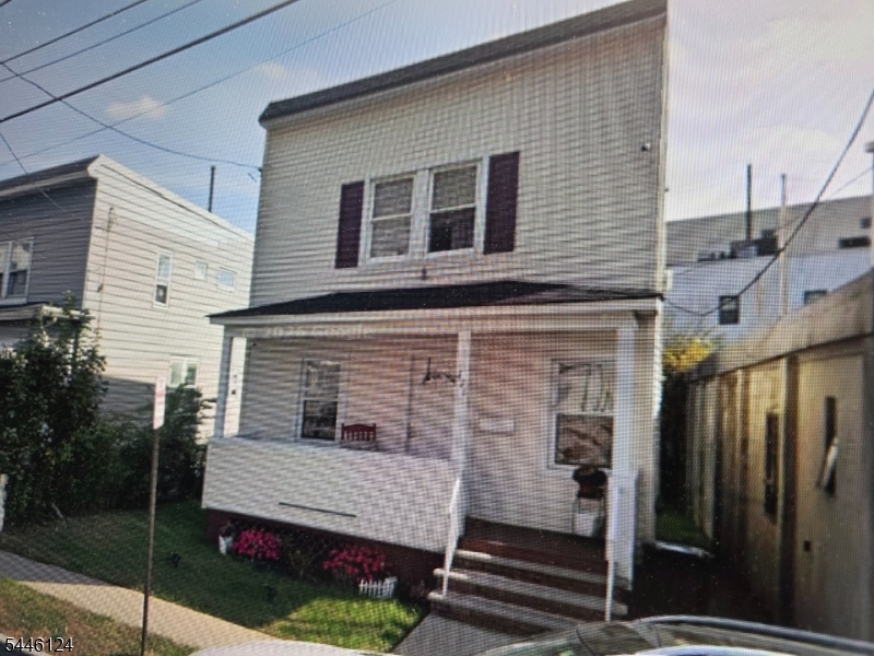 426 Tompkins St 1 Property Photo 1