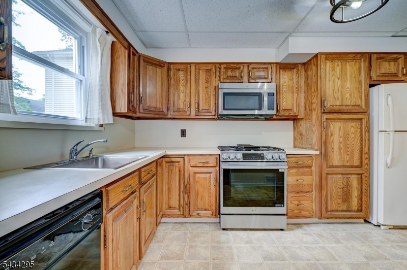 328 Plymouth Rd Property Photo 15