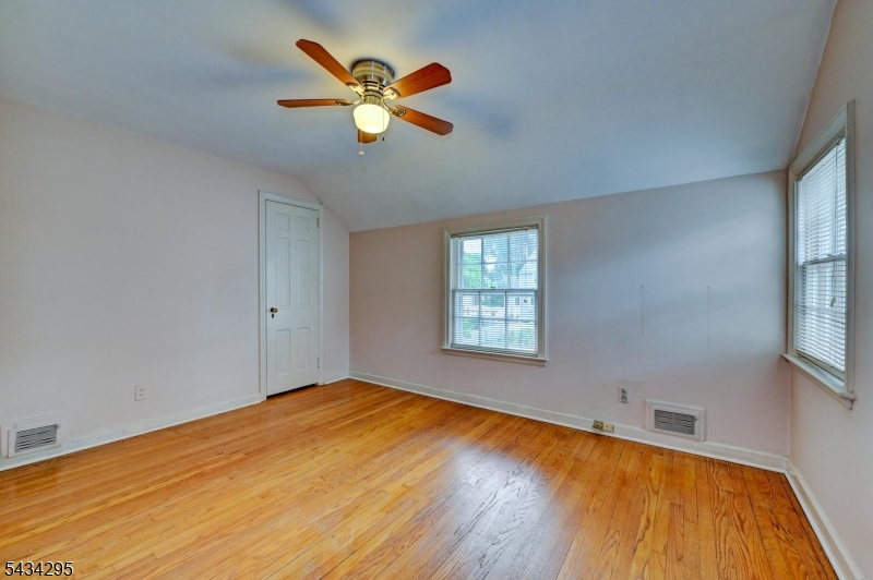 328 Plymouth Rd Property Photo 22