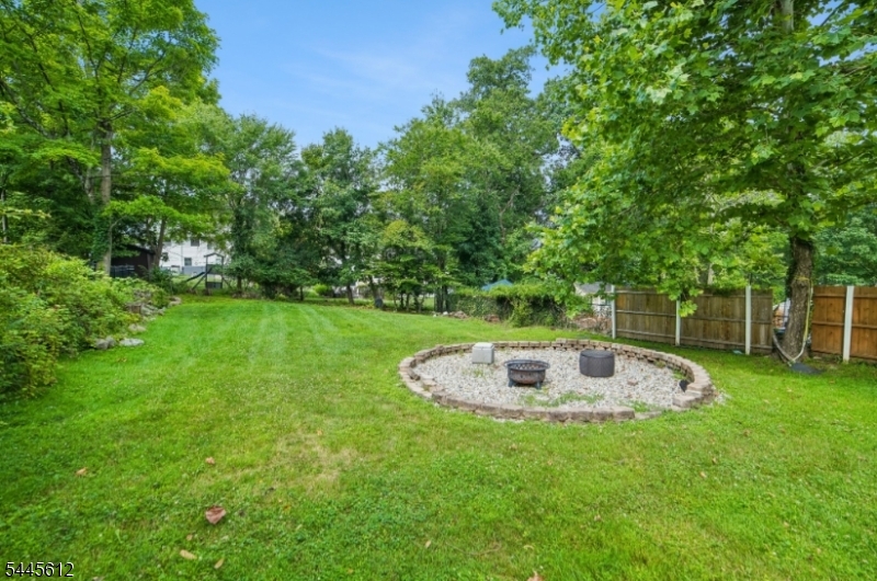 47 W Lawn Rd Property Photo 37