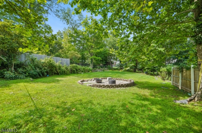 47 W Lawn Rd Property Photo 38