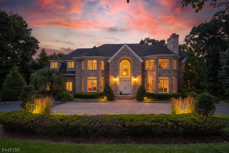 817 Peach Tree Ln