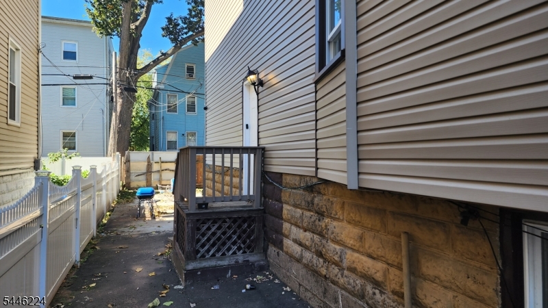 231 Amherst St Property Photo 3