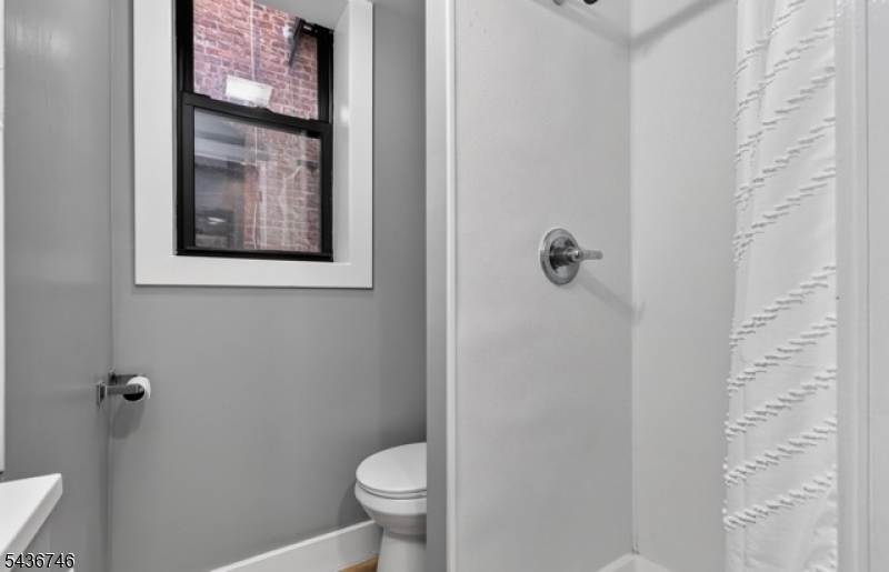 220 3rd St 17 Property Photo 12