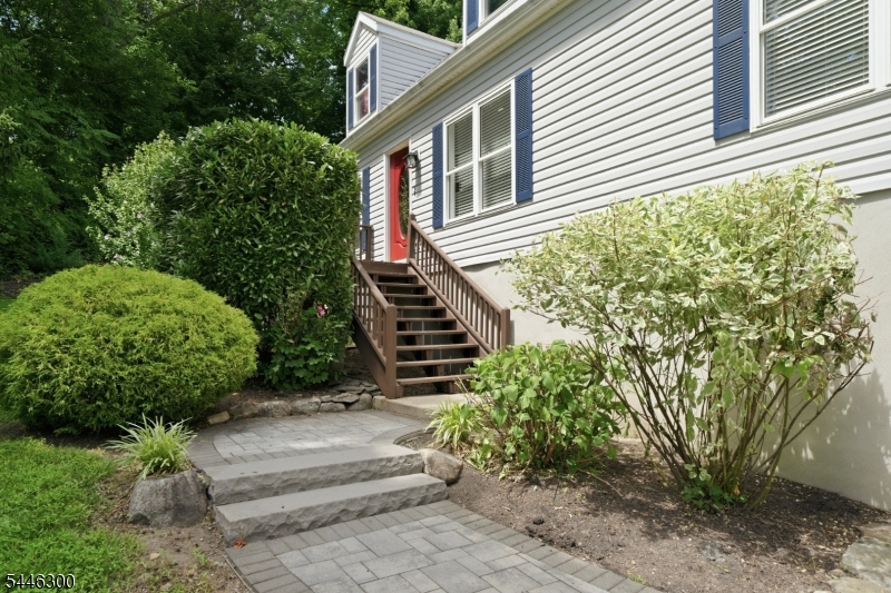 64 Valley Rd Property Photo 2
