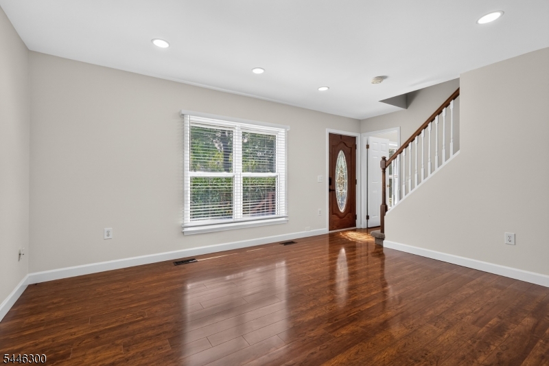 64 Valley Rd Property Photo 4